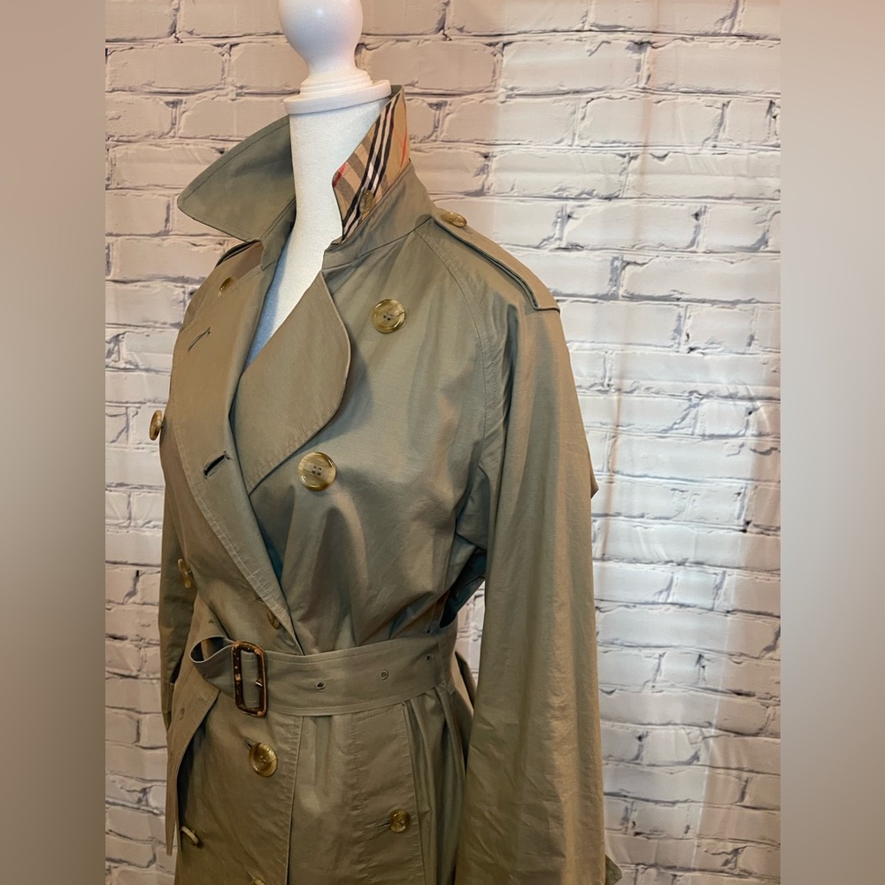 Burberry trench coat size small